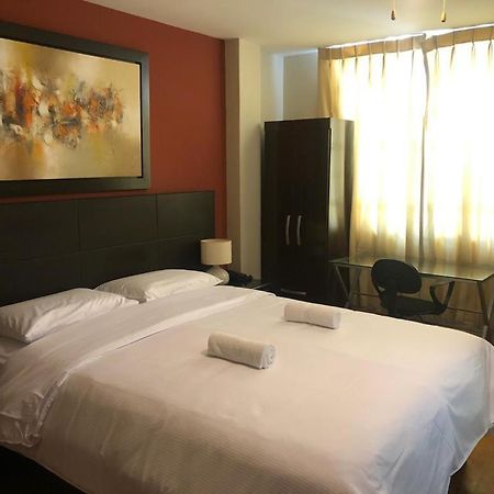 Hotel Las Condes Trujillo Extérieur photo