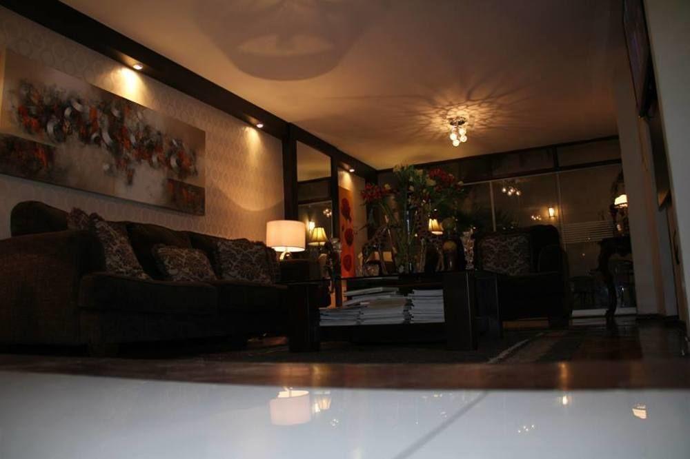 Hotel Las Condes Trujillo Extérieur photo